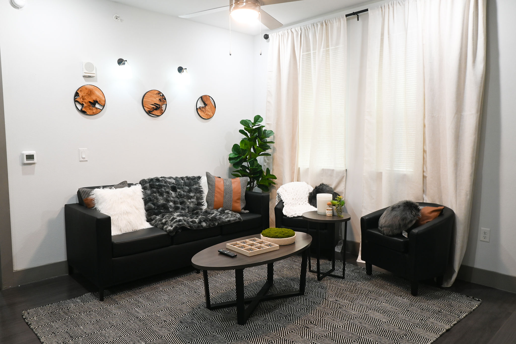 VillasonNueces_TessaHarfenist-68 – Tiffany Meister Living room