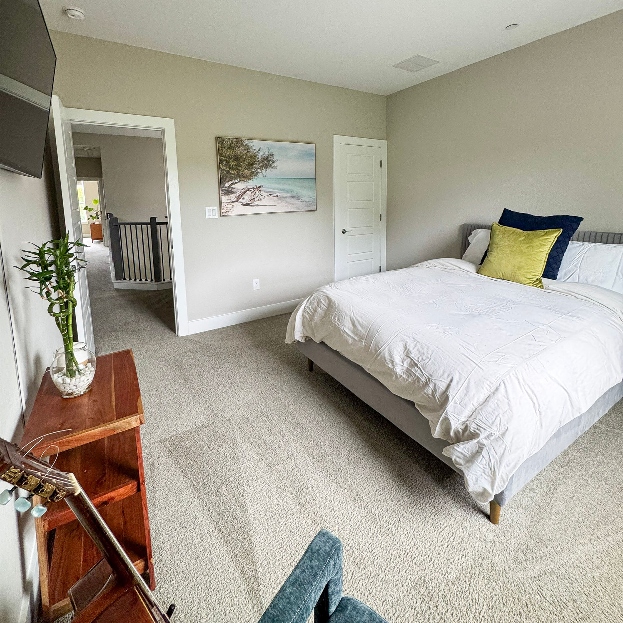 4-bed, 2.5-bath townhouse — 1807 Roseburg Dr.
