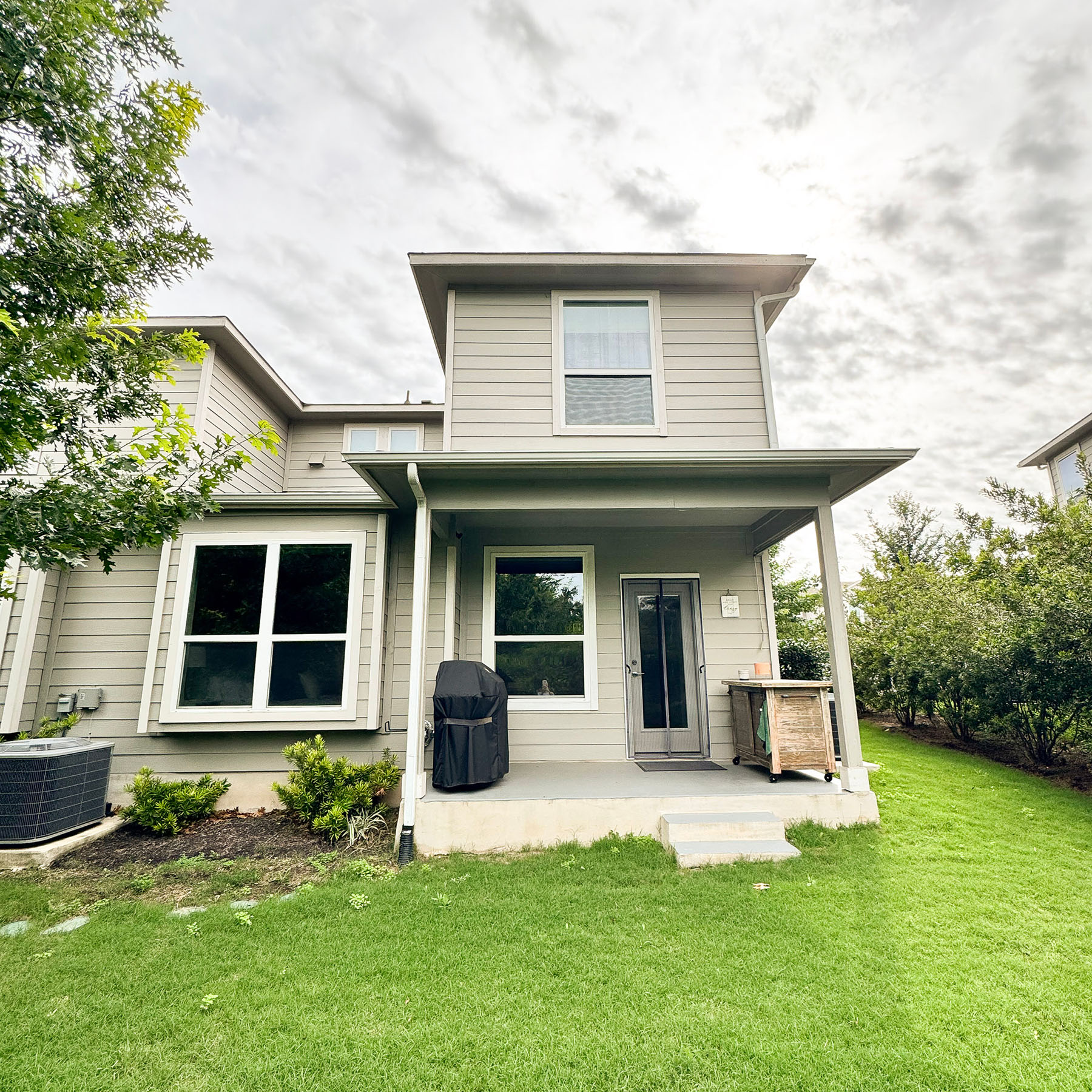 4-bed, 2.5-bath townhouse — 1807 Roseburg Dr.